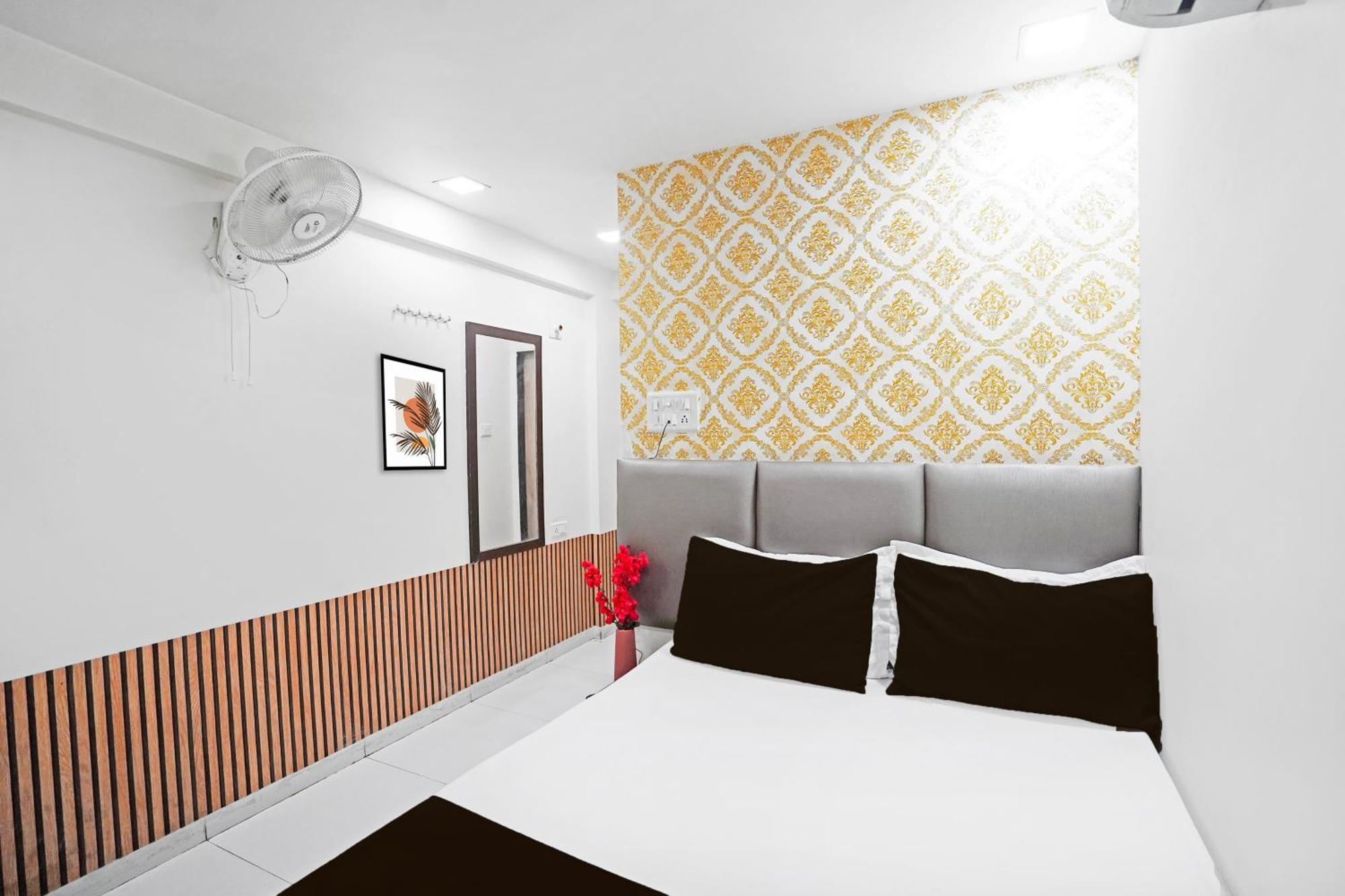 Hotel O S. G. Highway Formerly I Land Park Ahmedabad Ngoại thất bức ảnh